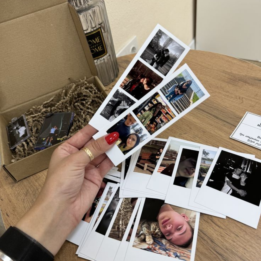 Vertical Film Strip (4 Photos)